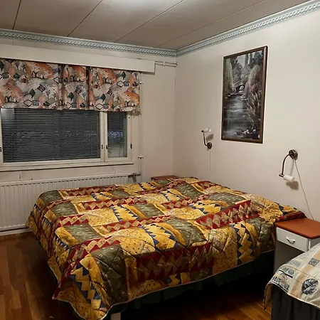 Spacious Detached House For Overnight And Relaxation *