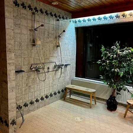 Spacious Detached House For Overnight And Relaxation